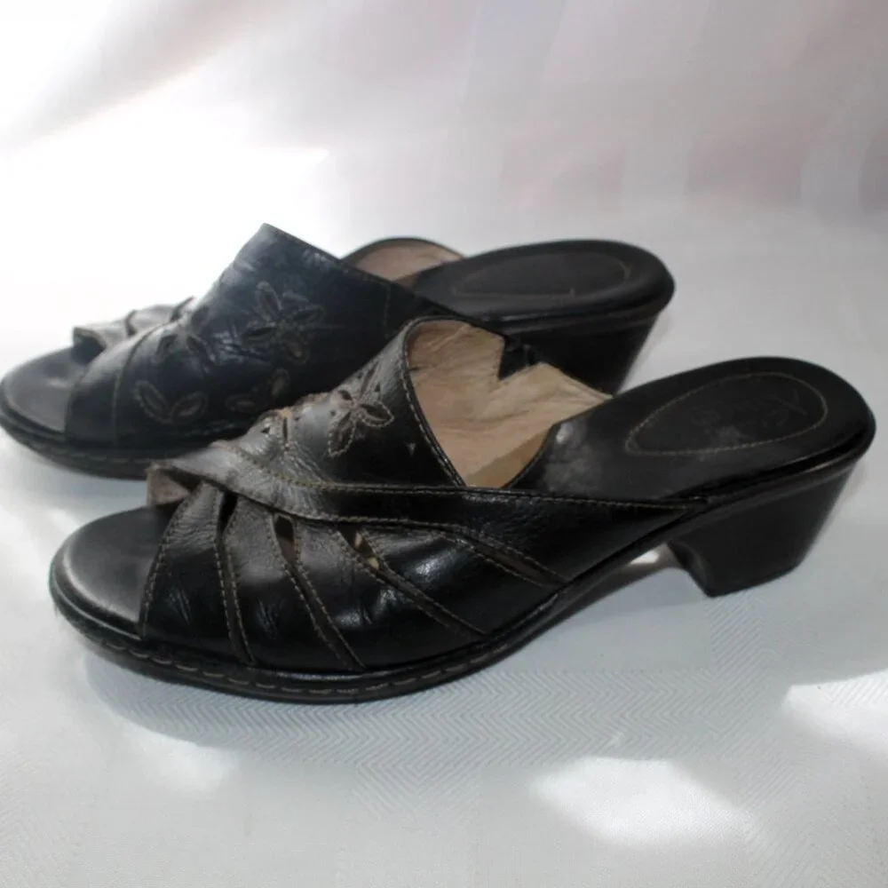 Clarks Black Leather Artisan Sandals Slides, 6.5M